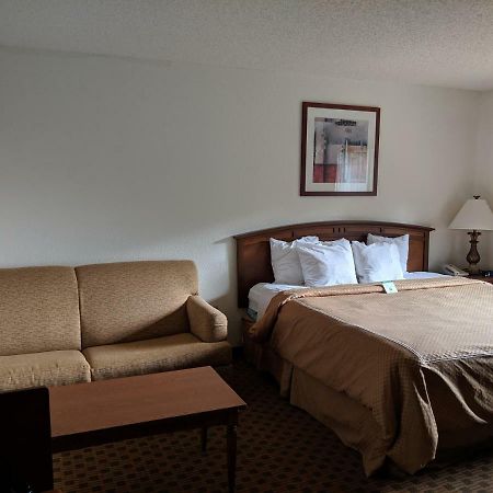 Boarders Inn And Suites By Cobblestone Hotels - Ripon Kültér fotó