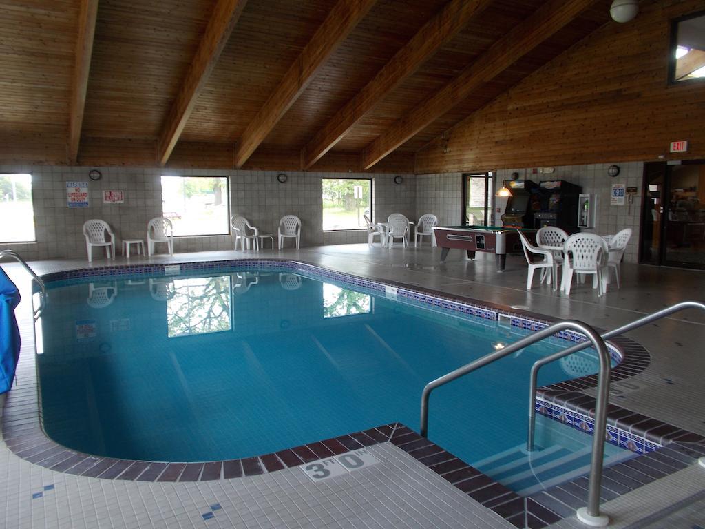 Boarders Inn And Suites By Cobblestone Hotels - Ripon Kültér fotó