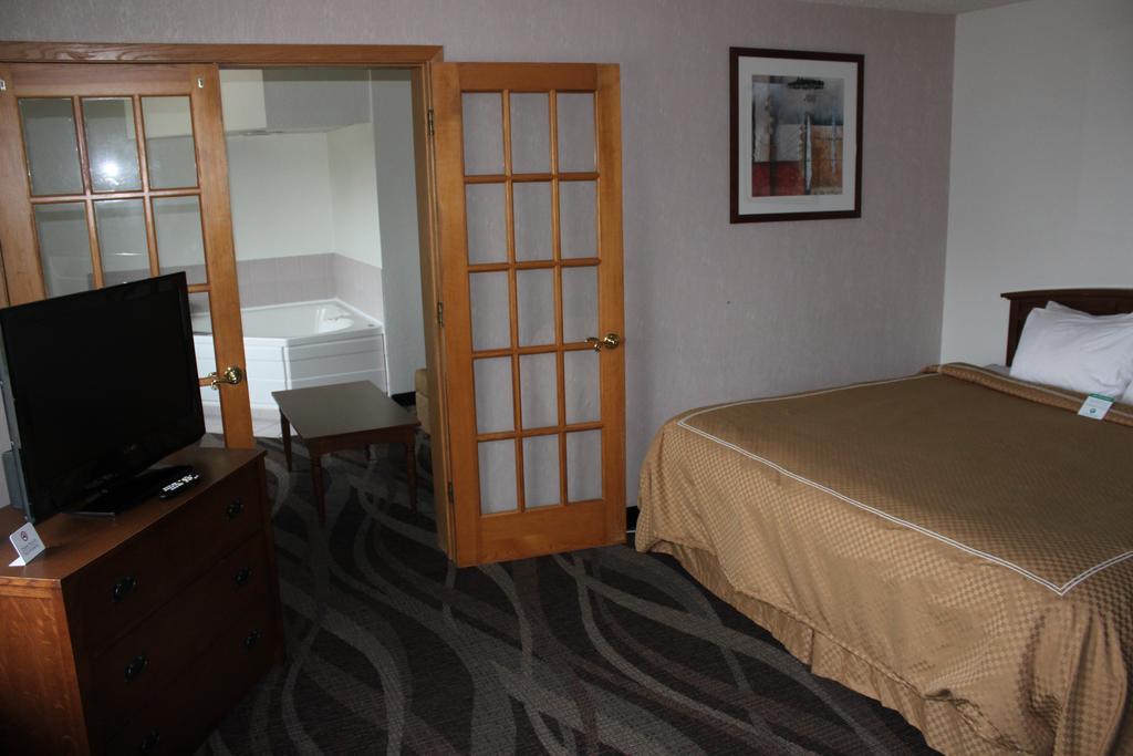 Boarders Inn And Suites By Cobblestone Hotels - Ripon Kültér fotó