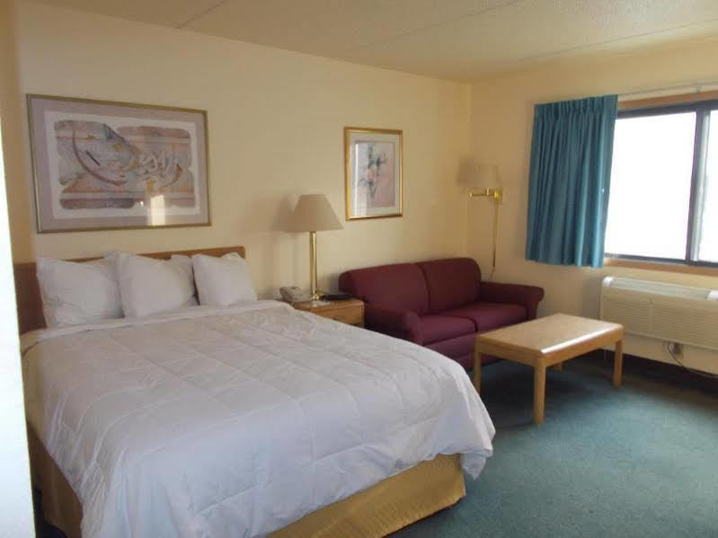 Boarders Inn And Suites By Cobblestone Hotels - Ripon Kültér fotó