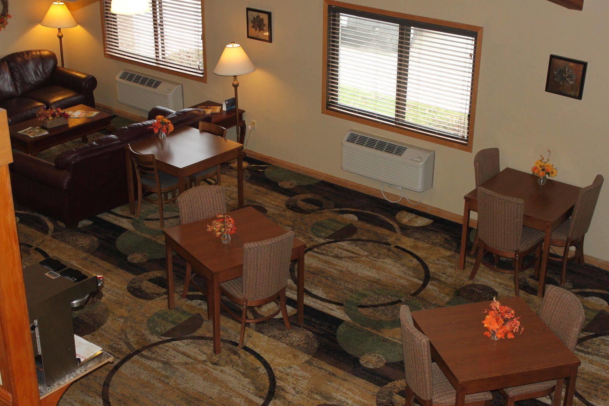 Boarders Inn And Suites By Cobblestone Hotels - Ripon Kültér fotó