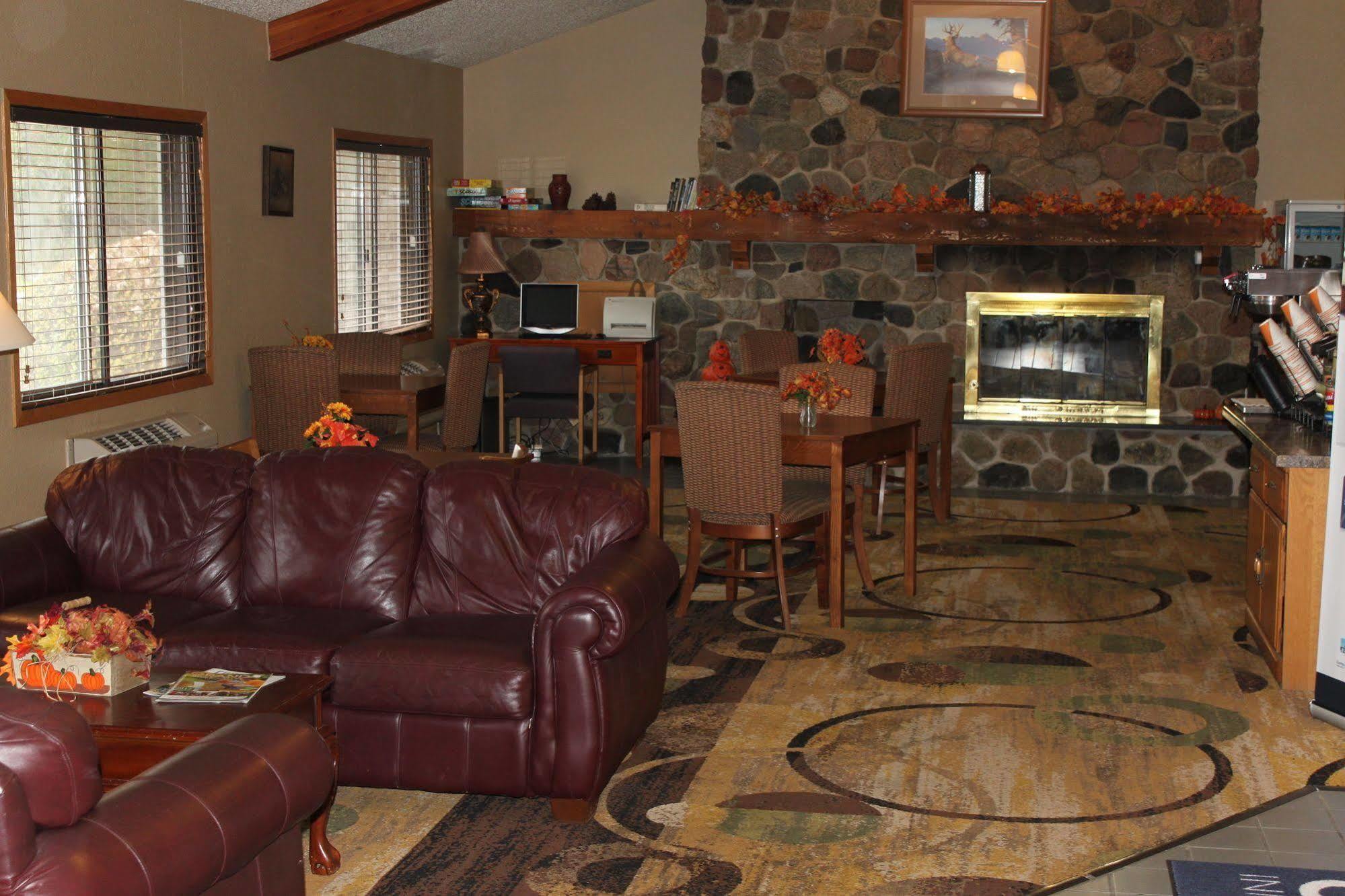 Boarders Inn And Suites By Cobblestone Hotels - Ripon Kültér fotó