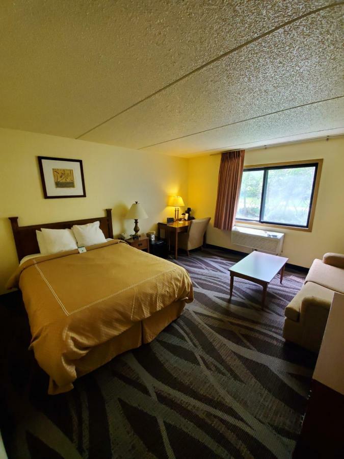 Boarders Inn And Suites By Cobblestone Hotels - Ripon Kültér fotó